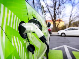 Fastest Electric Car Chargers Waiting for Batteries to Catch Up