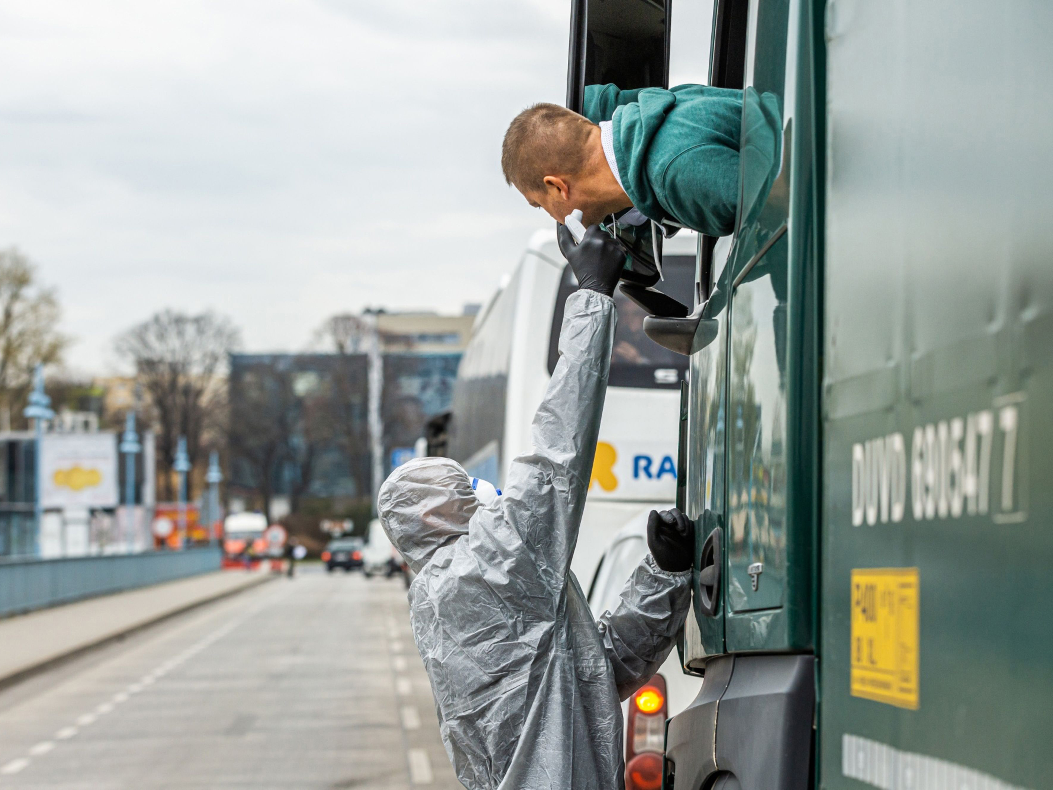 How Shippers Can Offset Risk During the Pandemic