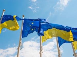 EU and Ukraine flags