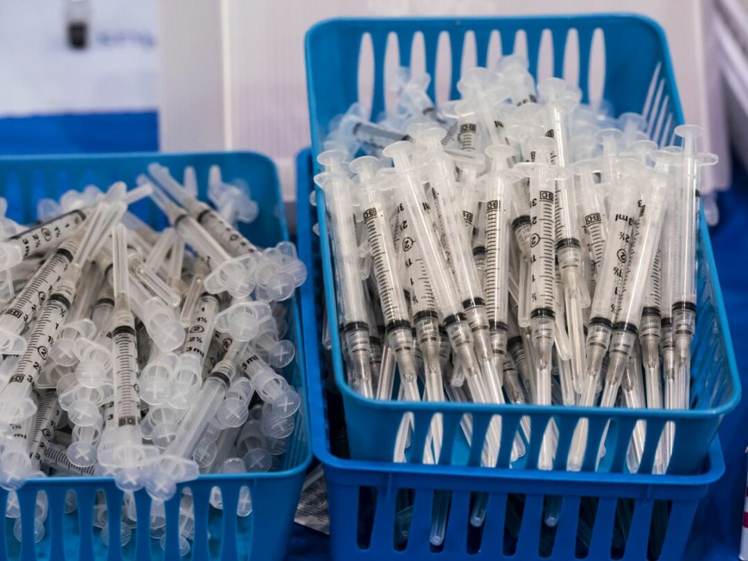 VACCINE HYPODERMIC NEEDLES.jpg