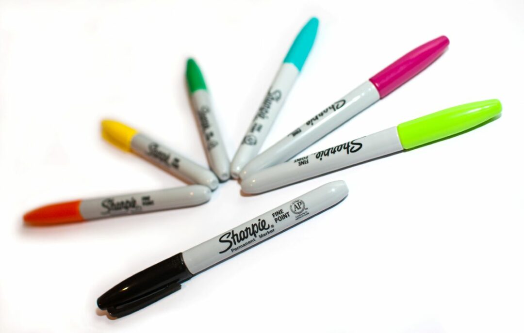 SHARPIE SHARPIES PEN MARKERS iStock-RSMcLeod-458715609.jpg