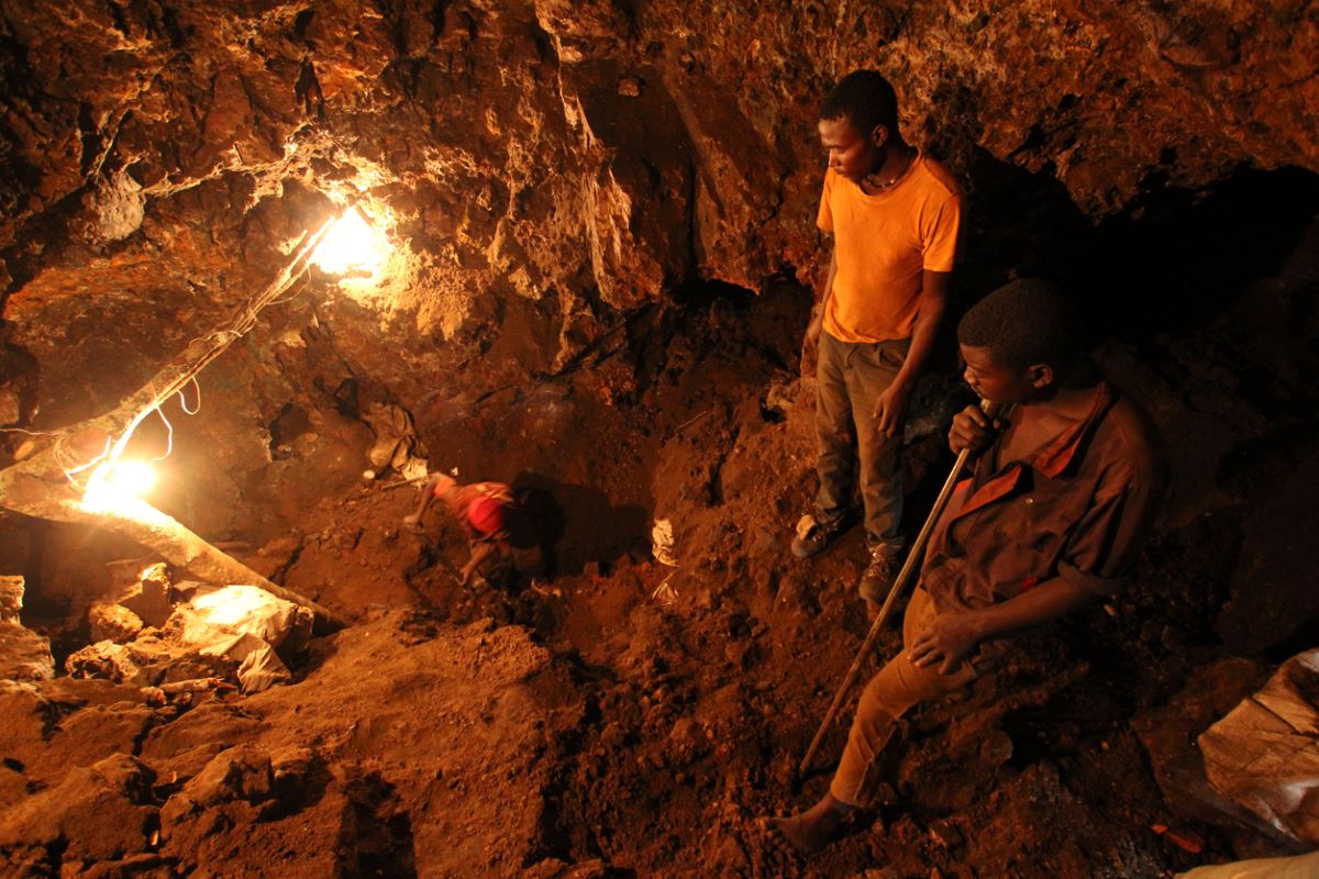 Young men mine africa labor istock africanway 458110113