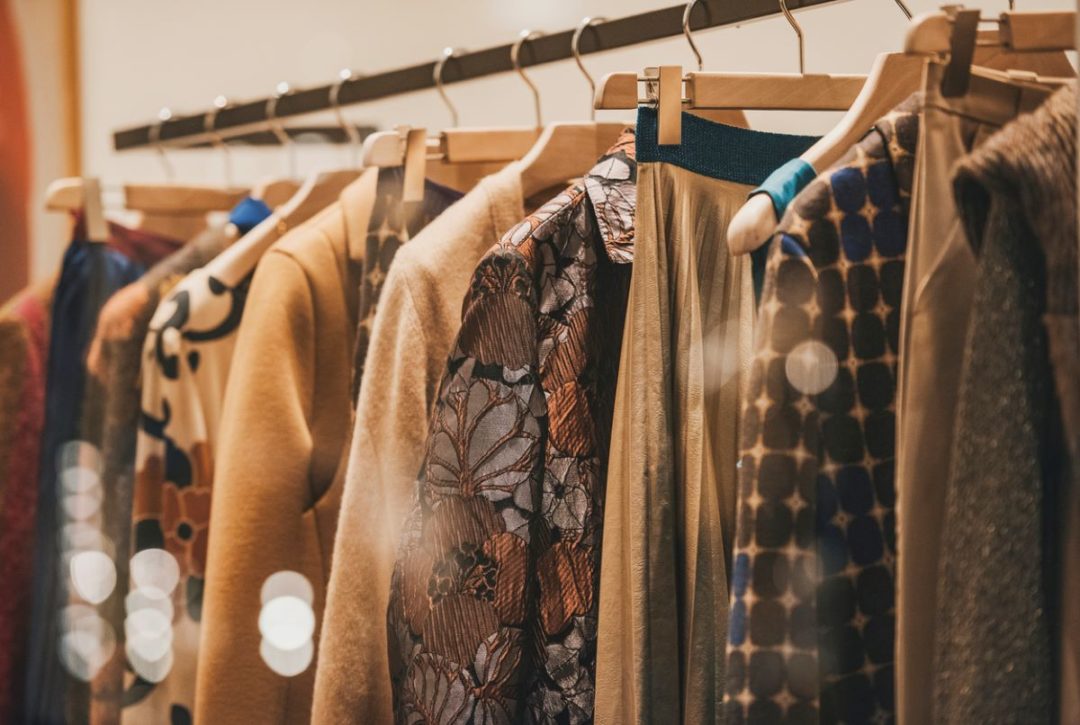 Benefits of Clothing Racks - Retail Resource