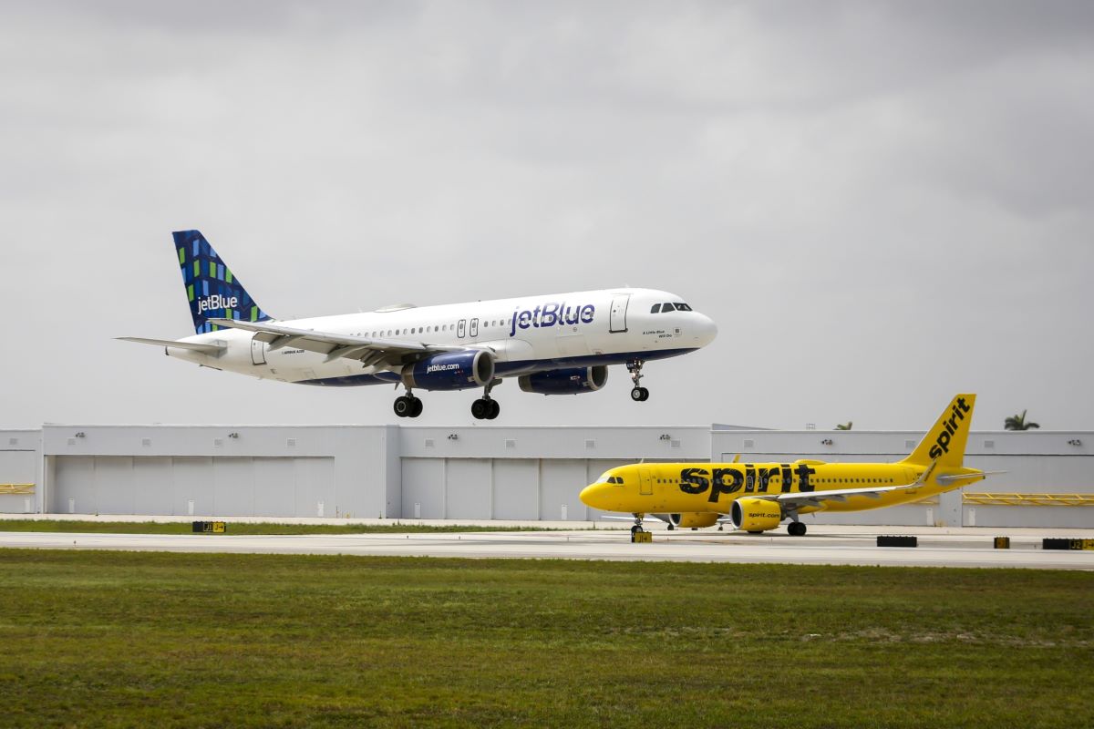 Jet blue spirit bloomberg