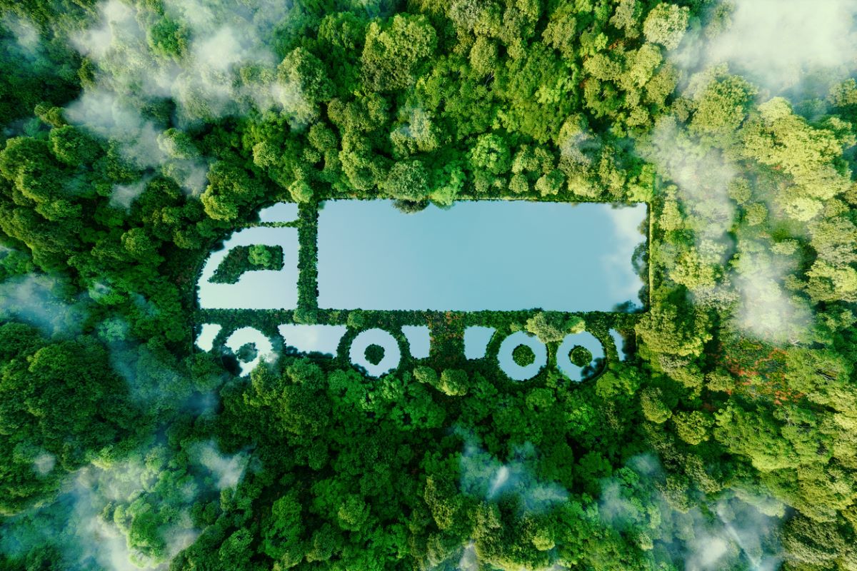 Green truck sustainable trucking istock petmal 1343133550