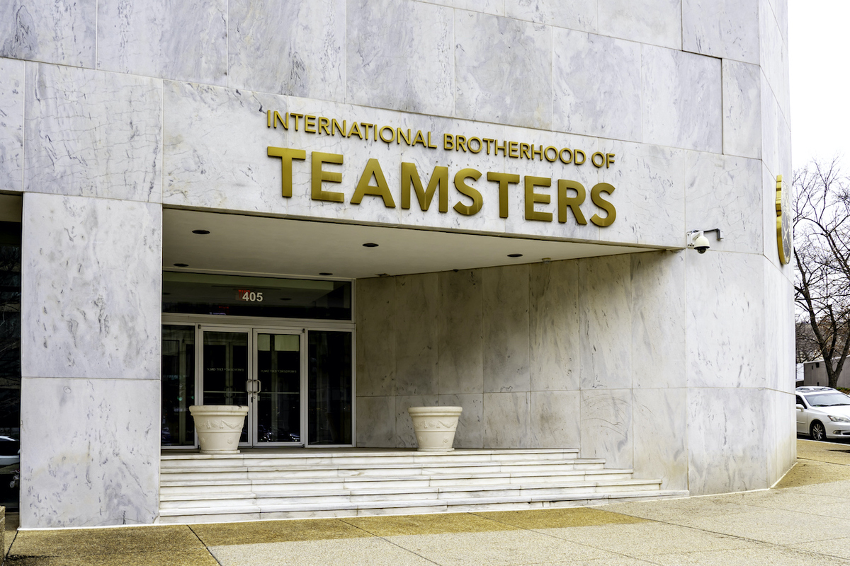 Teamsters istock  jhvephoto  1320067390