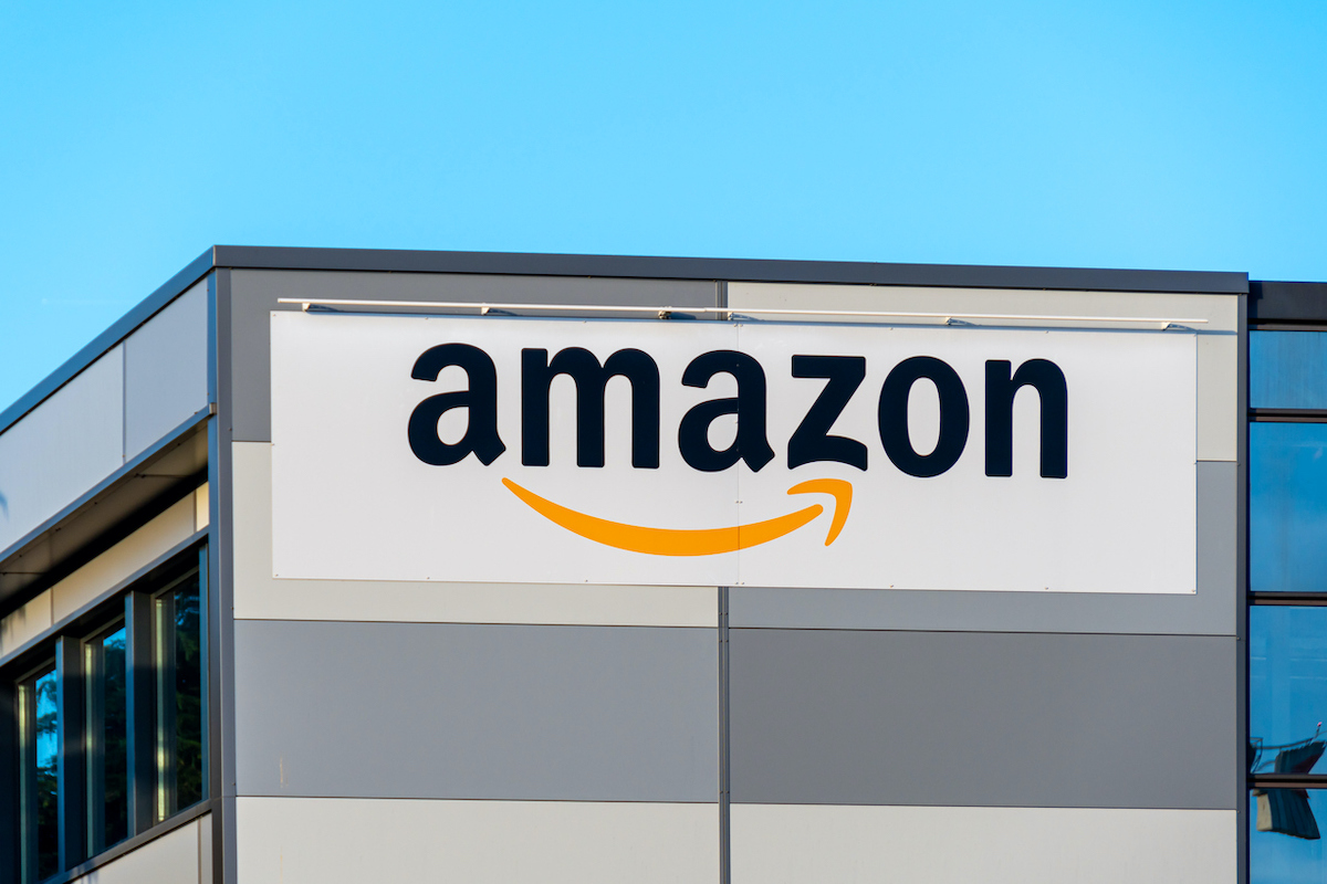 Amazon factory istock  hjbc  1399736201