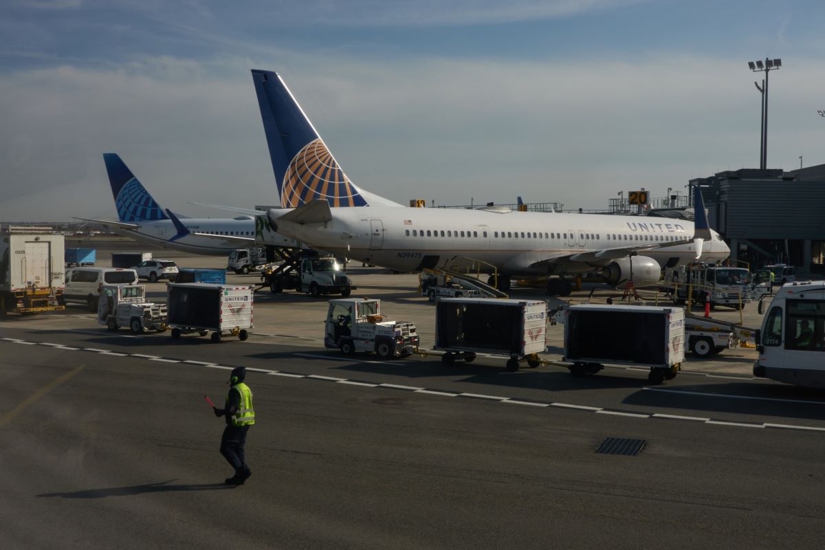 United Air Asks Pilots to Take Unpaid Leave on Boeing Delays