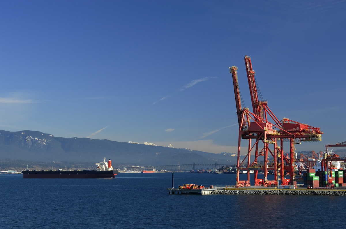 Port of vancouver istock 140377244