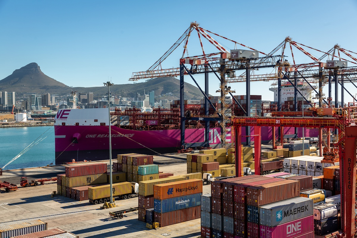 Cape town container port bloomberg 414736964