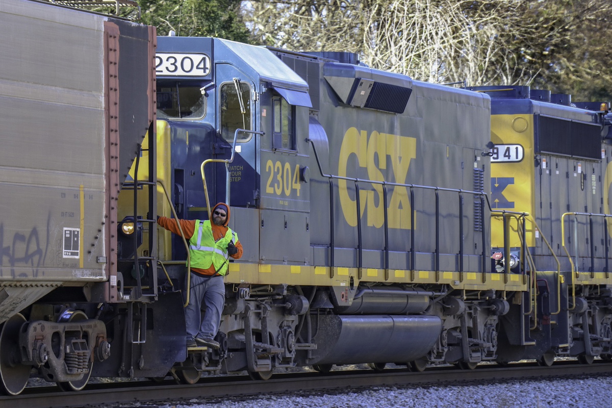 Csx rail train istock 1179420420