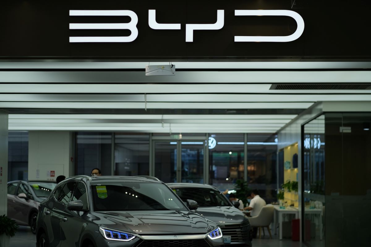 Byd ev cars china istock robert way 1414791900